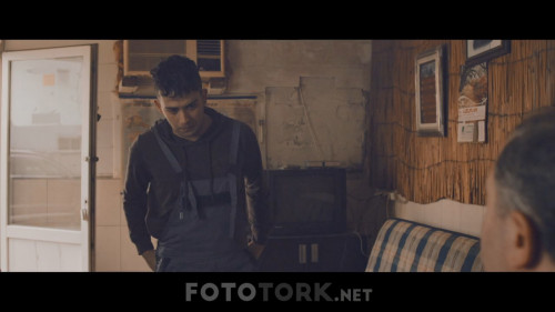 Cekmekoy.Underground.2015.WEB-DL.720p.AAC.by.cideli37.TORK.mkv_snapshot_01.14.03.jpg