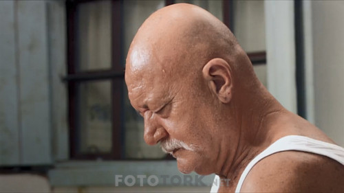 Denizden.Gelen.2010.WEB-DL.720.AAC.by.cideli37.TORK.mkv_snapshot_01.27.04.jpg