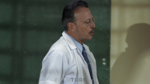1.S.Ep1-Pablo-Escobar-Kotulugun-Efendisi---Bolum-1.mkv_snapshot_13.03_2019.11.22_22.32.13.jpg