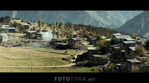 Kiz.Kardesler.2019.WEB-DL.1080p.AAC.by.cideli37.TORK.mkv_snapshot_00.18.33.jpg