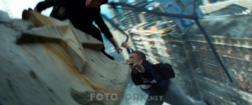 6.Underground.2019.720p.NF.WEBRip.DDP5.1.x264.DUAL.TR-ENG.TORK.mkv_snapshot_00.58.43_2019.12.18_19.57.32.jpg