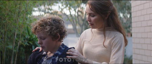 Angel.of.Mine.2019.BluRay.1080p.x264.DUAL.TR-ENG.TORK.mkv_snapshot_00.35.37.430.jpg
