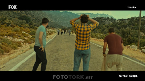 Kafalar.Karisik.2018.HDTvRip.1080p.x264.AC3.by.cideli37.TORK.mkv_snapshot_01.10.08.680.jpg