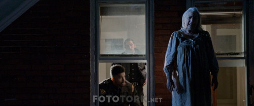 A.Fall.from.Grace.2020.NF.1080p.WEBRip.x264.AC3.TR-EN.TORK.mkv_snapshot_00.00.27.700.jpg