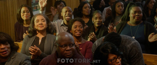 A.Fall.from.Grace.2020.NF.1080p.WEBRip.x264.AC3.TR-EN.TORK.mkv_snapshot_00.42.27.214.jpg