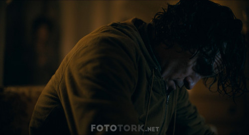 Joker.2019.BluRay.1080p.x264.AC3.DUAL.TR-EN.TORK.mkv_snapshot_01.17.47.079.jpg