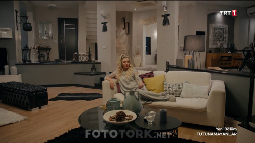 Tutunamayanlar.BL.03.HDTvRip.720p.AC3.by.cideli37.TORK.mkv_snapshot_00.40.37.000.jpg