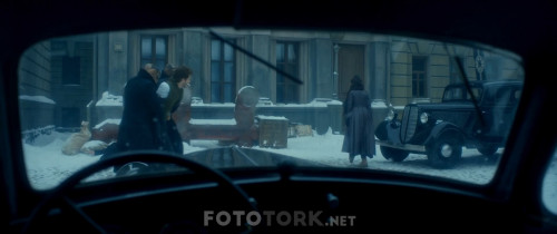 SinirlarIn.Otesinde.Abigail.2019.BluRay.1080p.x264.AC3.DUAL.TR-EN.TORK.mkv_snapshot_01.12.00.880.jpg