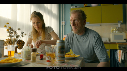Isi.and.Ossi.2020.NF.WEB-DL.1080p.x264.AC3.DUAL.TR-GER.TORK.mkv_snapshot_00.01.39.696.jpg