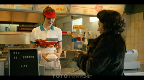 Isi.and.Ossi.2020.NF.WEB-DL.1080p.x264.AC3.DUAL.TR-GER.TORK.mkv_snapshot_01.32.32.000.jpg