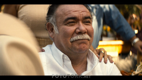 Narcos-Mexico-S02E02-Is-Isten-Gecti.mkv_snapshot_00.43.11.268.jpg