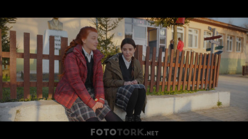 Annem.2019.1080p.NF.WEBRip.DDP5.1.x264.TORK.mkv_snapshot_00.13.31.710.jpg