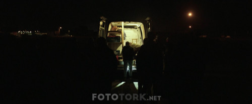 Yollarda.Roads.Caravan.2019.BluRay.1080p.x264.AC3.DUAL.TR-EN.TORK.mkv_snapshot_01.15.28.667.jpg