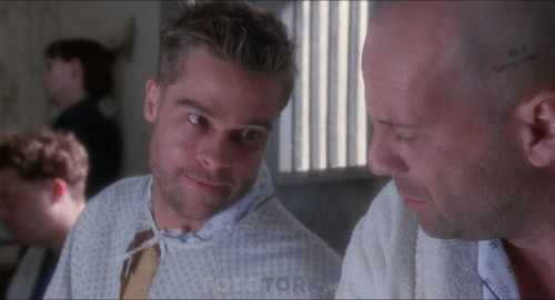 Twelve-Monkeys---12-Maymun-1995-1080p-BluRay-x264-DUAL-TR-ENG-TORK.mkv_snapshot_00.30.19_2020.03.20_15.14.21.jpg