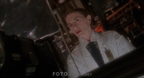 Twelve-Monkeys---12-Maymun-1995-1080p-BluRay-x264-DUAL-TR-ENG-TORK.mkv_snapshot_01.27.03_2020.03.20_15.14.54.jpg
