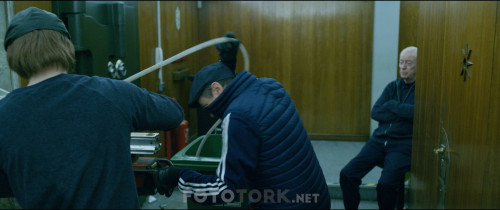 King.of.Thieves.2018.BluRay.1080p.x264.DUAL.TR-ENG.TORK.mkv_snapshot_00.37.34.168.jpg