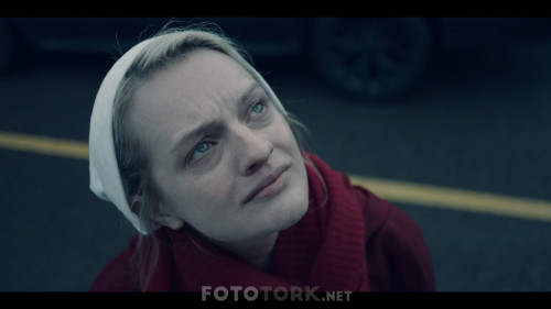 The-Handmaids-Tale-S01E09.mkv_snapshot_40.11.254.jpg