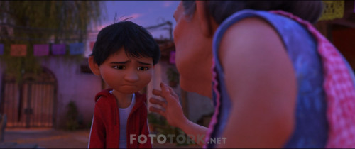 Coco.2017.1080p.BluRay.H264.AC3.DUAL.TR-ENG.TORK.mkv_snapshot_00.18.14.012.jpg