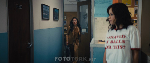 Yirtici.Kuslar.ve.Muhtesem.Harley.Quinn.2020.BluRay.1080p.AC3.DUAL.TR-ENG.TORK.mkv_snapshot_00.21.00.970.jpg