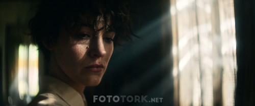 Ritim.Bolumu.The.Rhythm.Section.2020.BluRay.1080p.H264.AC3.DUAL.TR-ENG.TORK.mkv_snapshot_01.01.55.549.jpg
