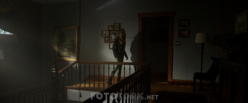 Isiklar.Sonunce.Lights.Out.2016.BluRay.1080p.AC3.DUAL.TR-ENG.TORK.mkv_snapshot_00.31.48.534.jpg