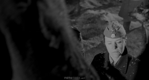 Schindlers.List.1993.2160p.UHD.BluRay.x265.DD5.1.DUAL.TR-ENG.TORK.mkv_snapshot_02.32.42.820.jpg