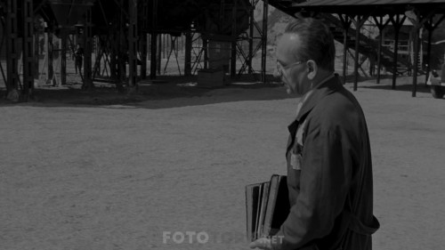 Schindlers.List.1993.BluRay.1080p.x264.DD5.1.DUAL.TR-ENG.TORK.mkv_snapshot_01.49.24.648.jpg
