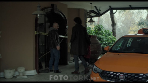 Guzelligin.Portresi.2019.NF.720p.WEB-DL.Sansursuz.DD5.1.TORK.mkv_snapshot_00.06.30.360.jpg