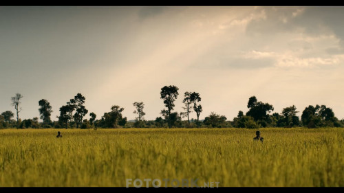 First.They.Killed.My.Father.Once.Babami.Oldurduler.2017.NF.1080p.WEB-DL.DD5.1.x264.TRDUB.TORK.mkv_snapshot_00.20.58.007.jpg