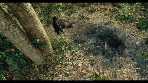 First.They.Killed.My.Father.Once.Babami.Oldurduler.2017.NF.1080p.WEB-DL.DD5.1.x264.TRDUB.TORK.mkv_snapshot_01.57.22.911.jpg