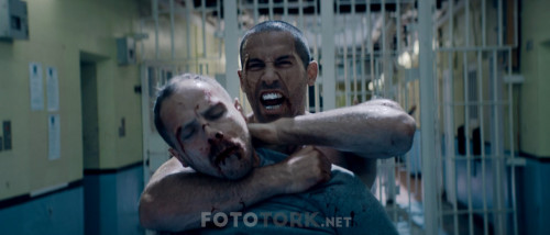 Intikam.Avengement.2019.BluRay.1080p.H264.AC3.DUAL.TR-ENG.TORK.mkv_snapshot_00.36.37.573.jpg