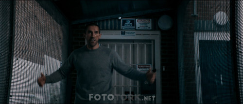 Intikam.Avengement.2019.BluRay.1080p.x264.AC3.DUAL.TR-ENG.TORK.mkv_snapshot_00.29.47.244.jpg