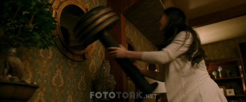 Skiptrace.2016.BluRay.1080p.H264.AC3.DUAL.TR-ENG.TORK.mkv_snapshot_01.35.37.279.jpg