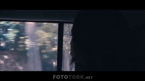 Benim.Hikayem.Becoming.2020.NF.1080p.WEB-DL.DD5.1.x264.DUAL.TR-ENG.TORK.mkv_snapshot_00.01.17.389.jpg