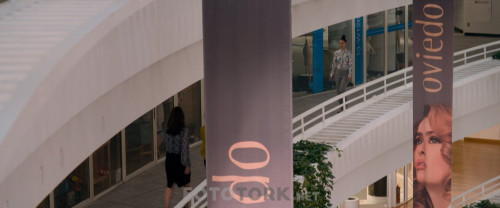 Like.a.Boss.2020.BluRay.1080p.H264.AAC.AC3.DUAL.TR-ENG.TORK.mkv_snapshot_00.19.01.225.jpg