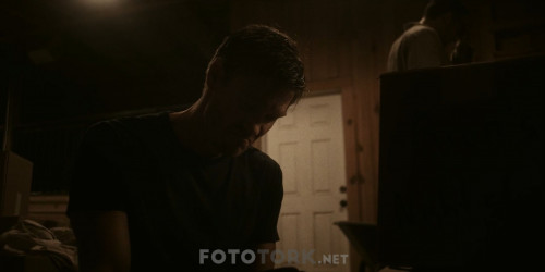 Survive.the.Night.2020.1080p.WEBRip.x264.TR.ALTYAZI.TORK.mkv_snapshot_00.39.53.811.jpg