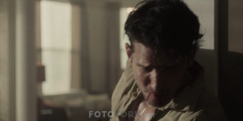 Survive.the.Night.2020.1080p.WEBRip.x264.TR.ALTYAZI.TORK.mkv_snapshot_01.20.54.397.jpg