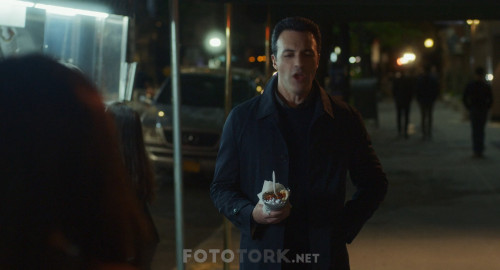 Gece.Kusu.Late.Night.2019.BluRay.1080p.H264.AC3.DUAL.TR-ENG.TORK.mkv_snapshot_00.22.36.566.jpg