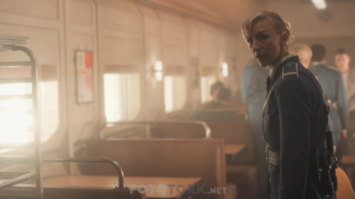 Snowpiercer.2020.NF.S01.E01.1080p.WEB-DL.x264.AC3.DD5.1.DUAL.TR-ENG.TORK.mkv_snapshot_17.24.822.jpg