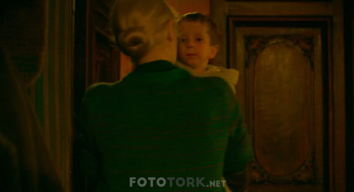 Uzun.Kiz.Beanpole.Dylda.2019.BluRay.1080p.x264.AC3.DUAL.TR-ENG.TORK.mkv_snapshot_00.07.15.173.jpg