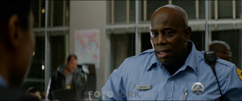Black.and.Blue.2019.BluRay.1080p.x264.AC3.DUAL.TR-ENG.TORK.mkv_snapshot_00.12.02.749.jpg