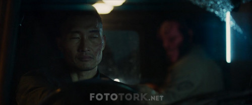 Hellboy.2019.720p.BluRay.x264.AC3.DUAL.TR-ENG.TORK.mkv_snapshot_00.44.04.854.jpg