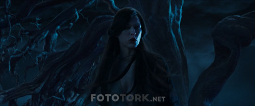 Hellboy.2019.720p.BluRay.x264.AC3.DUAL.TR-ENG.TORK.mkv_snapshot_01.15.51.803.jpg
