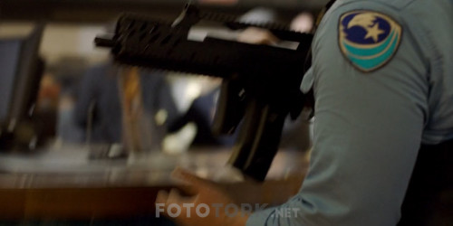 Inside.Man.Most.Wanted.2019.720p.BLURAY.x264.DUALTR.ENG.TORK.mkv_snapshot_00.06.39.211.jpg