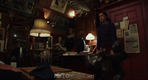 Knives.Out.2019.1080p.BluRay.x264.DUAL.TR.ENG.TORK.mkv_snapshot_00.33.01.315.jpg