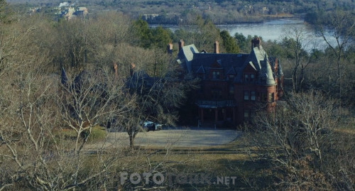 Knives.Out.2019.720p.BluRay.x264.DUAL.TR.ENG.TORK.mkv_snapshot_00.03.53.410.jpg