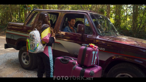 Ucak.Modu.Airplane.Mode.2020.NF.1080p.WEB-DL.x264.DD5.1.DUAL.TR-ENG.TORK.mkv_snapshot_00.26.49.333.jpg