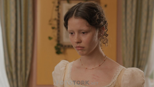 Emma.2020.BluRay.1080p.x264.AC3.DUAL.TR-ENG.TORK.mkv_snapshot_01.42.25.020.jpg