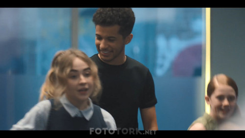 Work.It.2020.NF.1080p.WEB-DL.AC3.DUAL.TR-ENG.TORK.mkv_snapshot_00.25.53.211.jpg