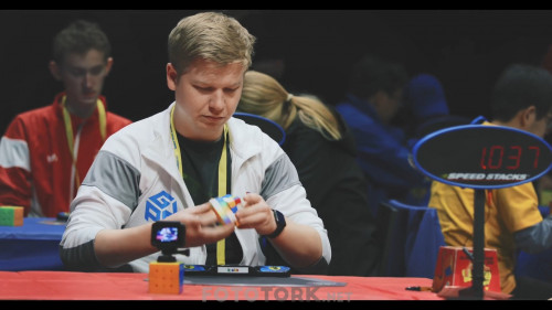 The.Speed.Cubers.2020.WEB-DL.1080p.EAC3.DD5.1.DUAL.TR-ENG.TORK.mkv_snapshot_06.21.507.jpg